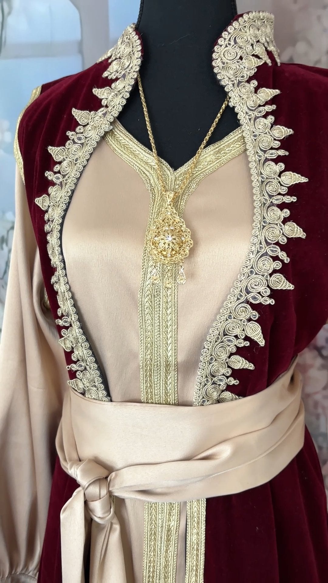 Caftan El Bey : Caftan traditionnel Algérien